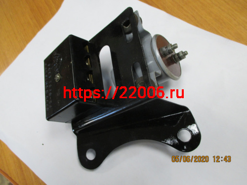 Кронштейн в сборе с блоком предохранителей реле поворотов 12v Кронштейн в сборе с блоком предохранителей реле поворотов 12v