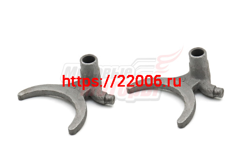 Вилка Урал переключения передач для КПП с задним ходом (пара) (реставр.)