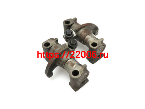 Коромысло Урал (2 штуки) левое+правое (Китай) Коромысло Урал (2 штуки) левое+правое (Китай)