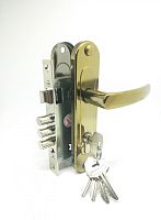 Замок Zenit (Зенит) врезной цилиндровый с защёлкой в комплекте с ручкой ЗВ7-60.1-02 (золото лак), 5 кл.